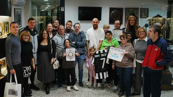 Tradicija se nastavlja: Članovi MNRO Zvezdara gosti FK Partizan